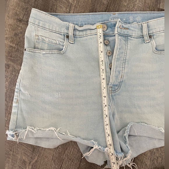 Old Navy Higher High Rise A-Line Short Shorts - Picture 4 of 6